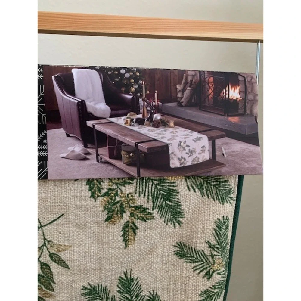 Tahari Home‎ NWT Table Runner 16 x 72 Pine Branch Modern Rustic Holiday Festive